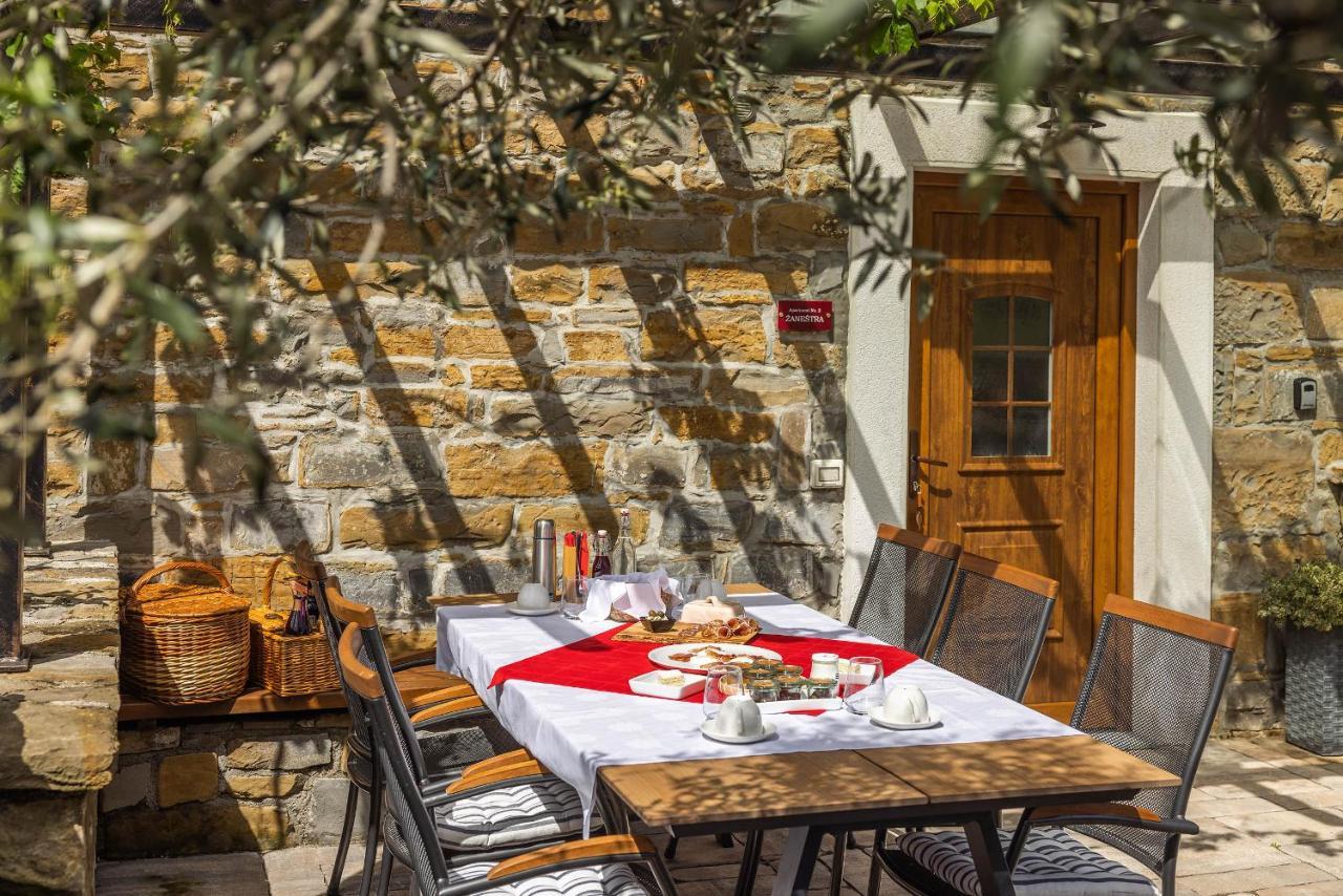 Touristfarm - Apartments "Red Fairytale" Marezige Exterior foto