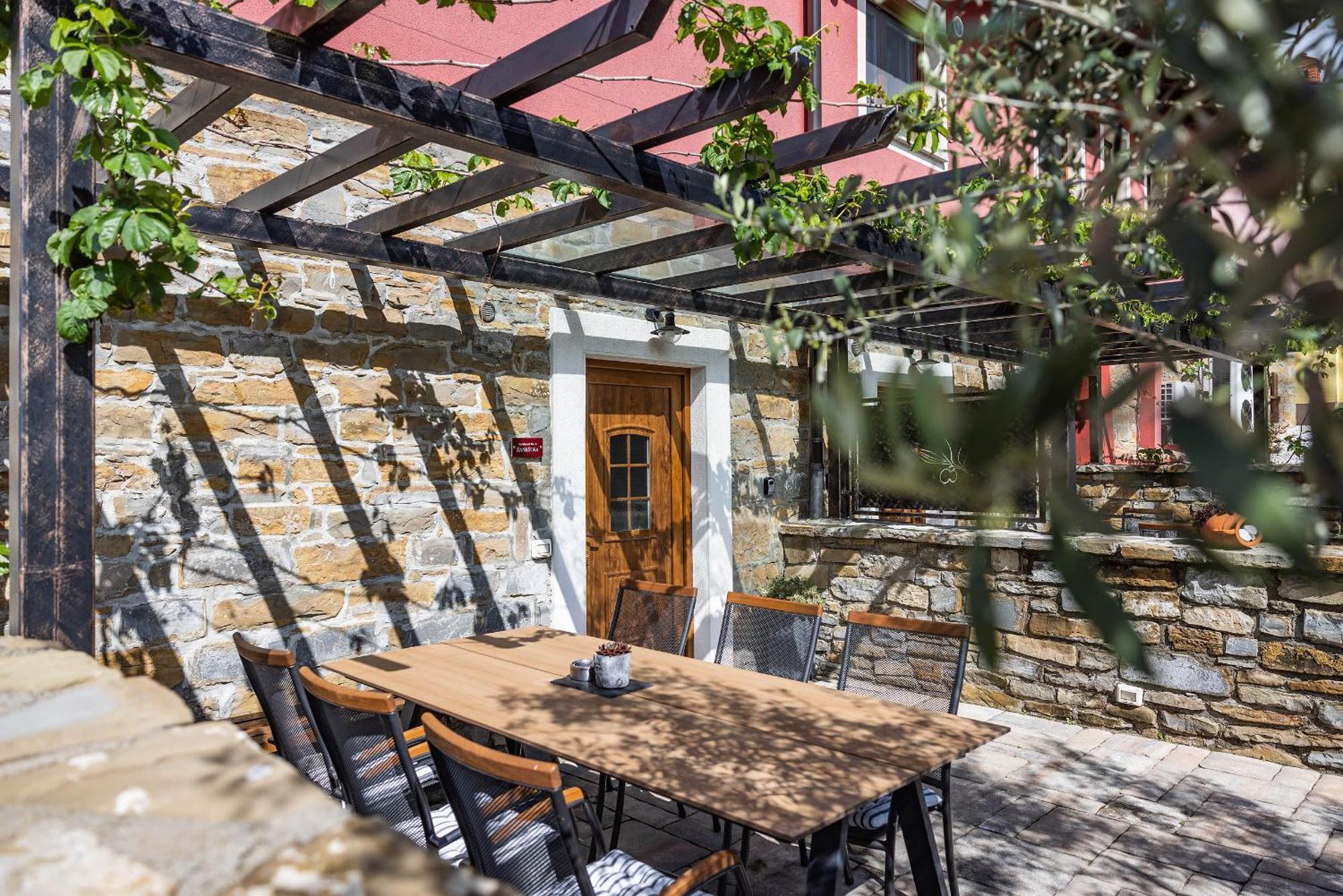 Touristfarm - Apartments "Red Fairytale" Marezige Quarto foto